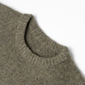 Casual Men's Pullover Sweater with Embroidered Daisies